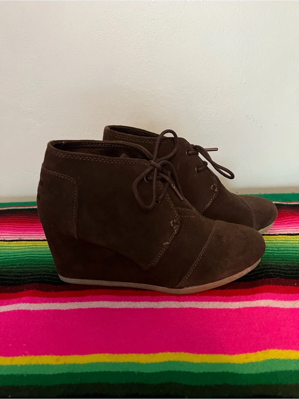 NWT Toms Dark Brown Suede Lace-Up Ankle Booties
